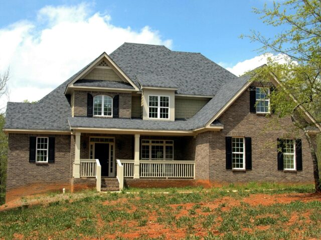 🏠 How Much Should It Cost You to Replace a Roof?